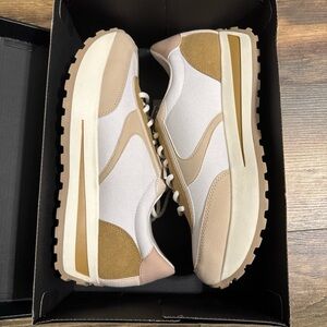 SM New York Carmen Natural Women’s Casual Sneakers Size 10 NIB